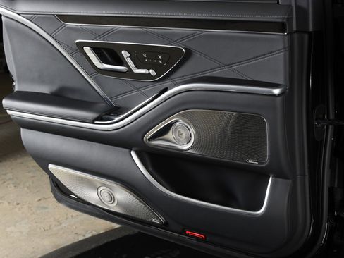 Used 2021 Mercedes-Benz Maybach S 580 4MATIC image 23