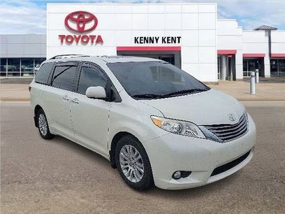 Used 2017 Toyota Sienna XLE w/ XLE Navigation Package