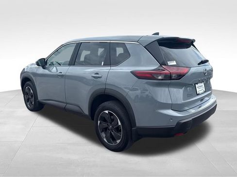 Certified 2026 Nissan Rogue SV AWD/4WD image 4