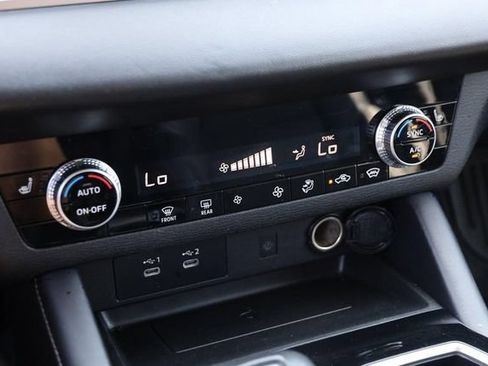 Used 2025 Mitsubishi Outlander SE AWD/4WD image 19