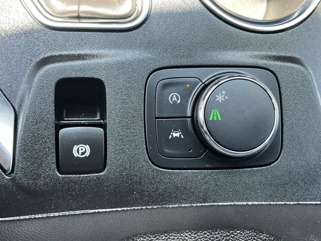 Certified 2023 Chevrolet Traverse LT FWD image 33