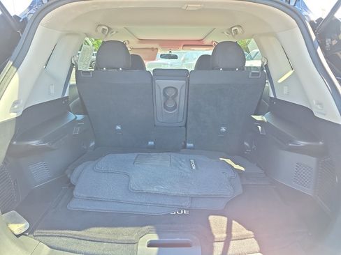 Used 2017 Nissan Rogue SV AWD/4WD image 6