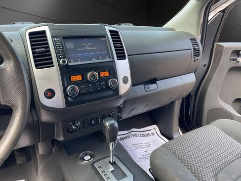 Used 2020 Nissan Frontier SV AWD/4WD image 15