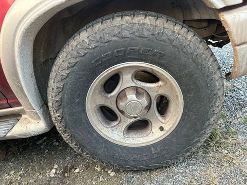 Used 1999 Ford Explorer 4WD 4-Door image 4