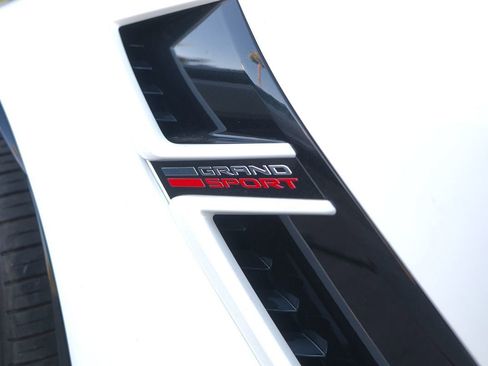 Used 2019 Chevrolet Corvette Grand Sport w/ Carbon Flash Badge Package image 47