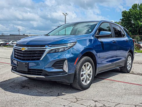 Used 2024 Chevrolet Equinox LT AWD/4WD image 3