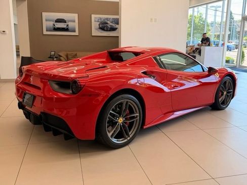 Used 2018 Ferrari 488 Spider RWD image 8