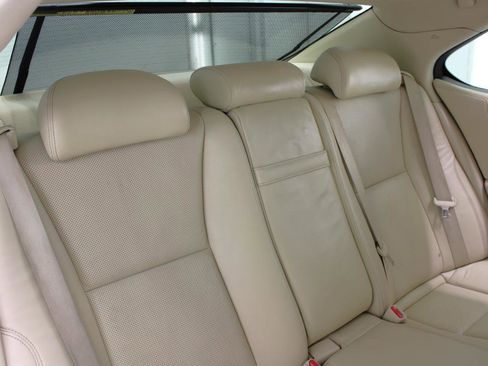 Used 2016 Lexus LS 460 w/ Comfort Package image 45