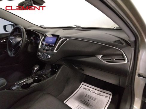 Used 2022 Chevrolet Malibu LT FWD image 43