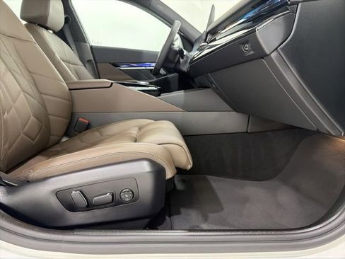 Used 2025 BMW i5 xDrive40 w/ Premium Package image 20