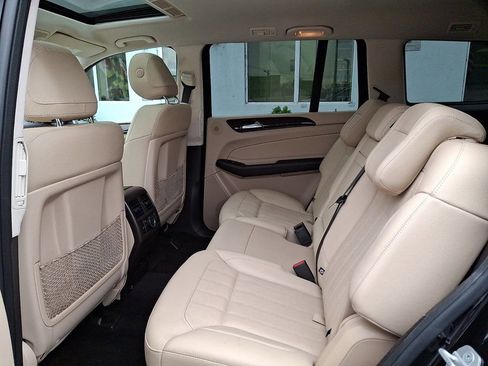 Used 2017 Mercedes-Benz GLS 450 4MATIC image 8