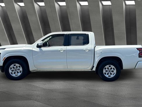 Used 2024 Nissan Frontier SV image 7
