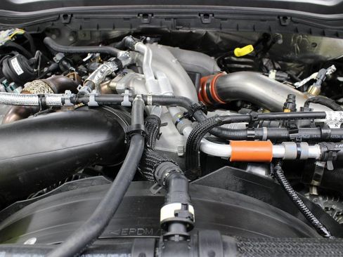 Used 2025 Ford F450 Platinum w/ FX4 Off-Road Package image 36