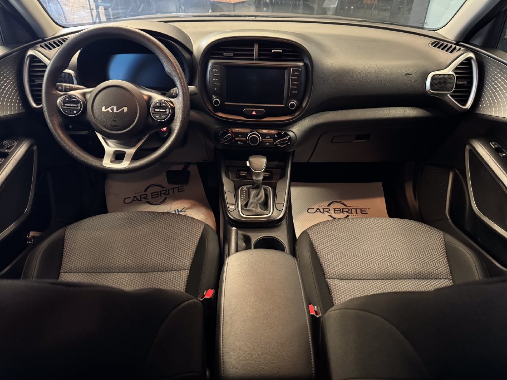 Used 2024 Kia Soul LX w/ Option Group 015 FWD image 9