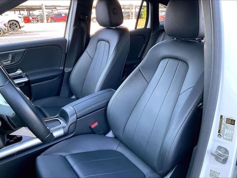 Used 2025 Mercedes-Benz GLA 250 image 9