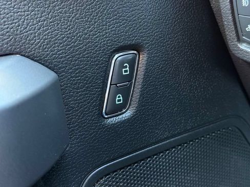 Used 2018 Ford F150 XLT w/ Equipment Group 302A Luxury AWD/4WD image 18