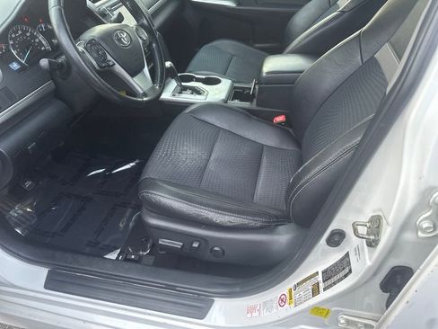 Used 2014 Toyota Camry SE image 10