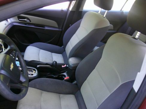 Used 2012 Chevrolet Cruze LS w/ Connectivity Package FWD image 32