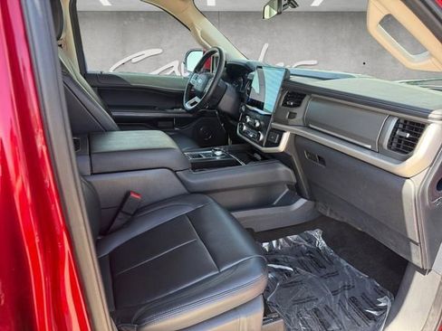 Used 2022 Ford Expedition XLT image 24