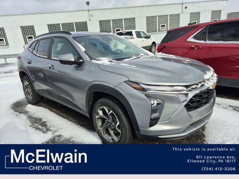 Used 2024 Chevrolet Trax LT w/ Driver Confidence Package image 1