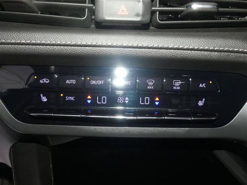 Used 2023 Buick Envision Preferred w/ Sport Touring Package AWD/4WD image 36