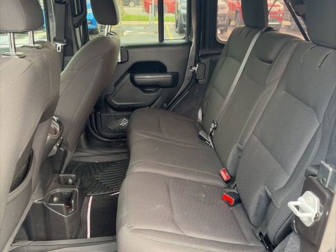 Used 2023 Jeep Wrangler Sport S image 8