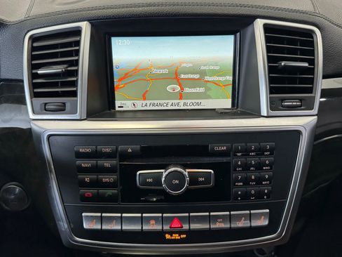 Used 2015 Mercedes-Benz GL 550 4MATIC image 15