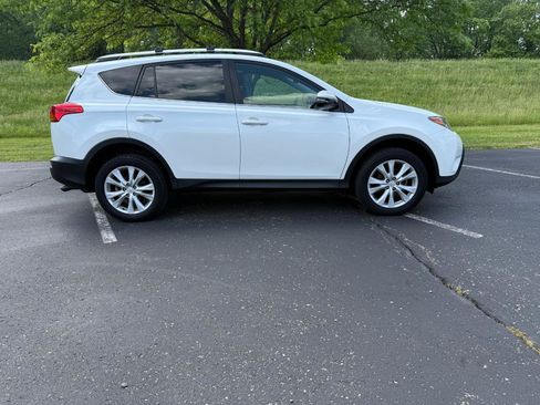Used 2013 Toyota RAV4 Limited AWD/4WD image 2