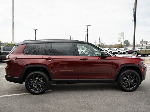 New 2025 Jeep Grand Cherokee L Limited AWD/4WD image 11