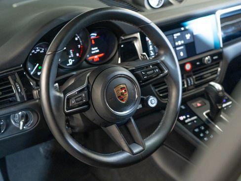 Certified 2026 Porsche Macan AWD/4WD image 22