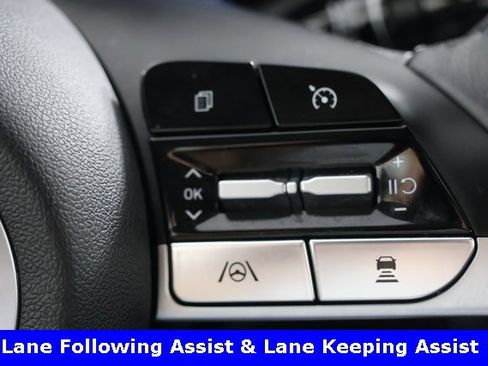 Used 2023 Hyundai Elantra SEL w/ Convenience Package image 12