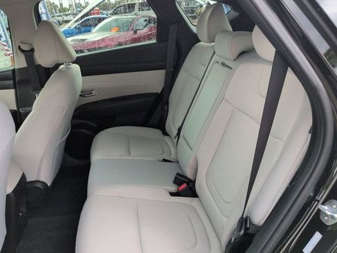 Used 2025 Hyundai Tucson SE AWD/4WD image 14
