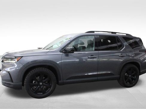 Used 2025 Honda Pilot Black Edition image 13