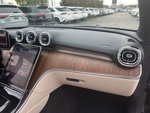 Certified 2024 Mercedes-Benz CLE 300 4MATIC Cabriolet image 31