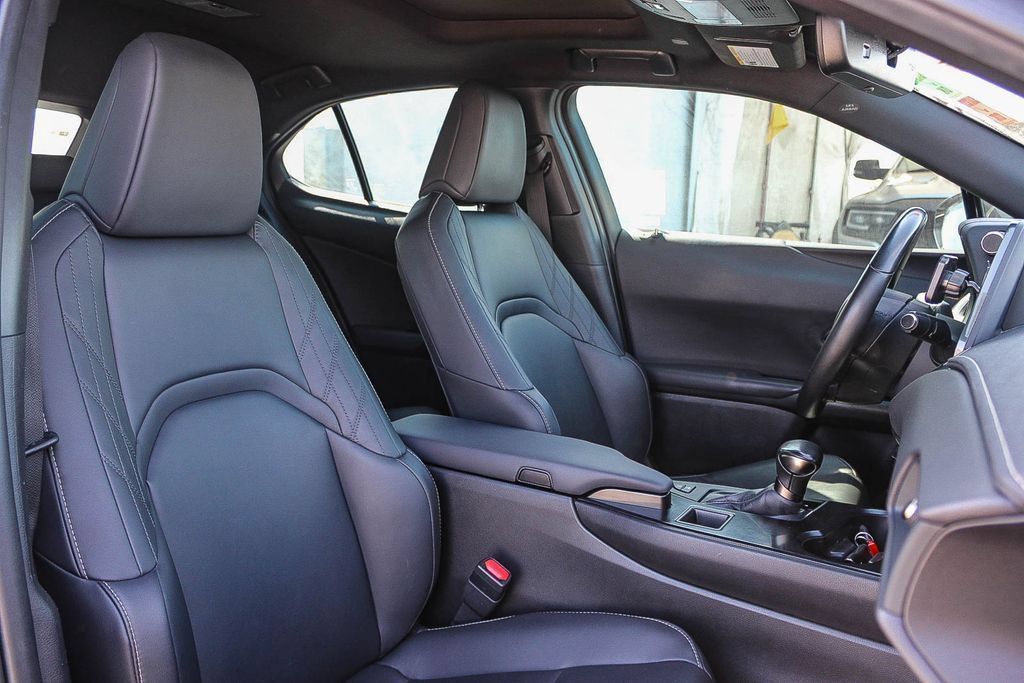 Used 2023 Lexus UX 250h FWD w/ Accessory Package (Z2) image 17