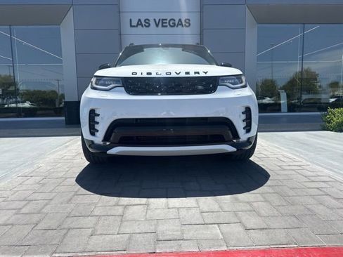 Used 2025 Land Rover Discovery Dynamic SE image 2
