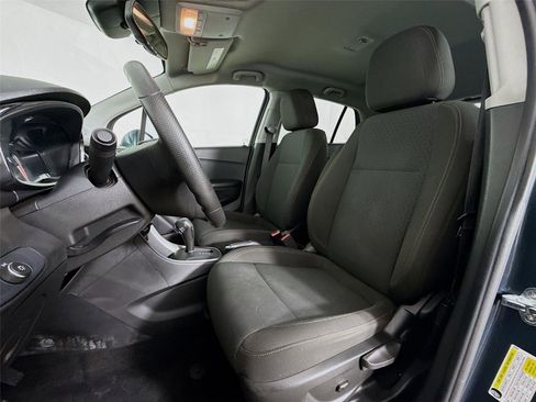 Used 2022 Chevrolet Trax LS w/ Tint and Cruise Package image 20