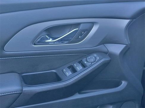 Certified 2023 Chevrolet Traverse LT image 12