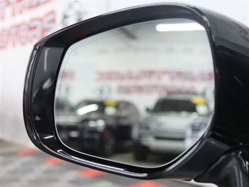 Used 2017 INFINITI Q60 3.0t w/ Premium Plus Package 3.0T image 24