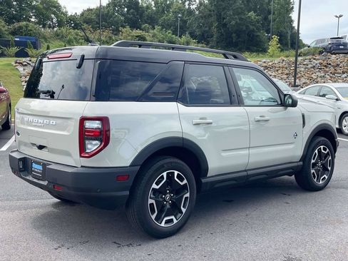 Used 2024 Ford Bronco Sport Outer Banks w/ Tech Package AWD/4WD image 3