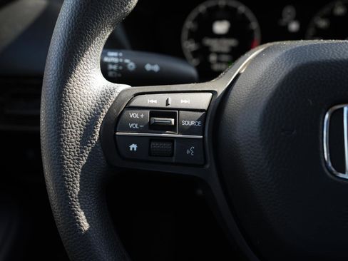 Used 2023 Honda HR-V LX image 21