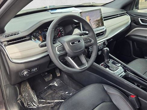 Used 2023 Jeep Compass Limited image 10