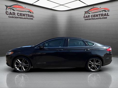 Used 2015 Ford Fusion Titanium image 2