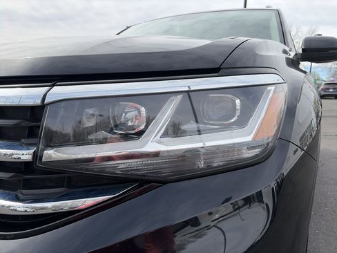 Used 2023 Volkswagen Atlas SE w/ Black Wheel Package image 10