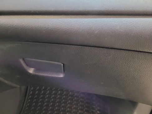 Used 2018 Nissan Rogue S image 44