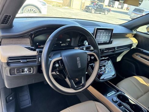 Certified 2022 Lincoln Corsair Reserve w/ Equipment Group 201A image 34