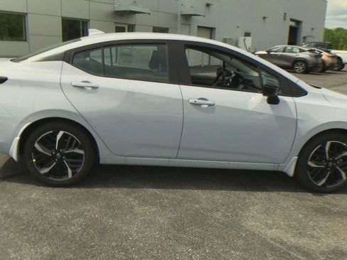 New 2025 Nissan Versa SR image 10