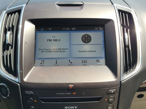 Used 2018 Ford Edge Titanium FWD image 10