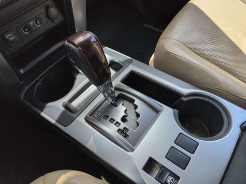 Used 2014 Toyota 4Runner Limited AWD/4WD image 25