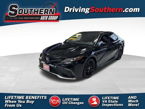 Used 2022 Toyota Camry XSE FWD image 1